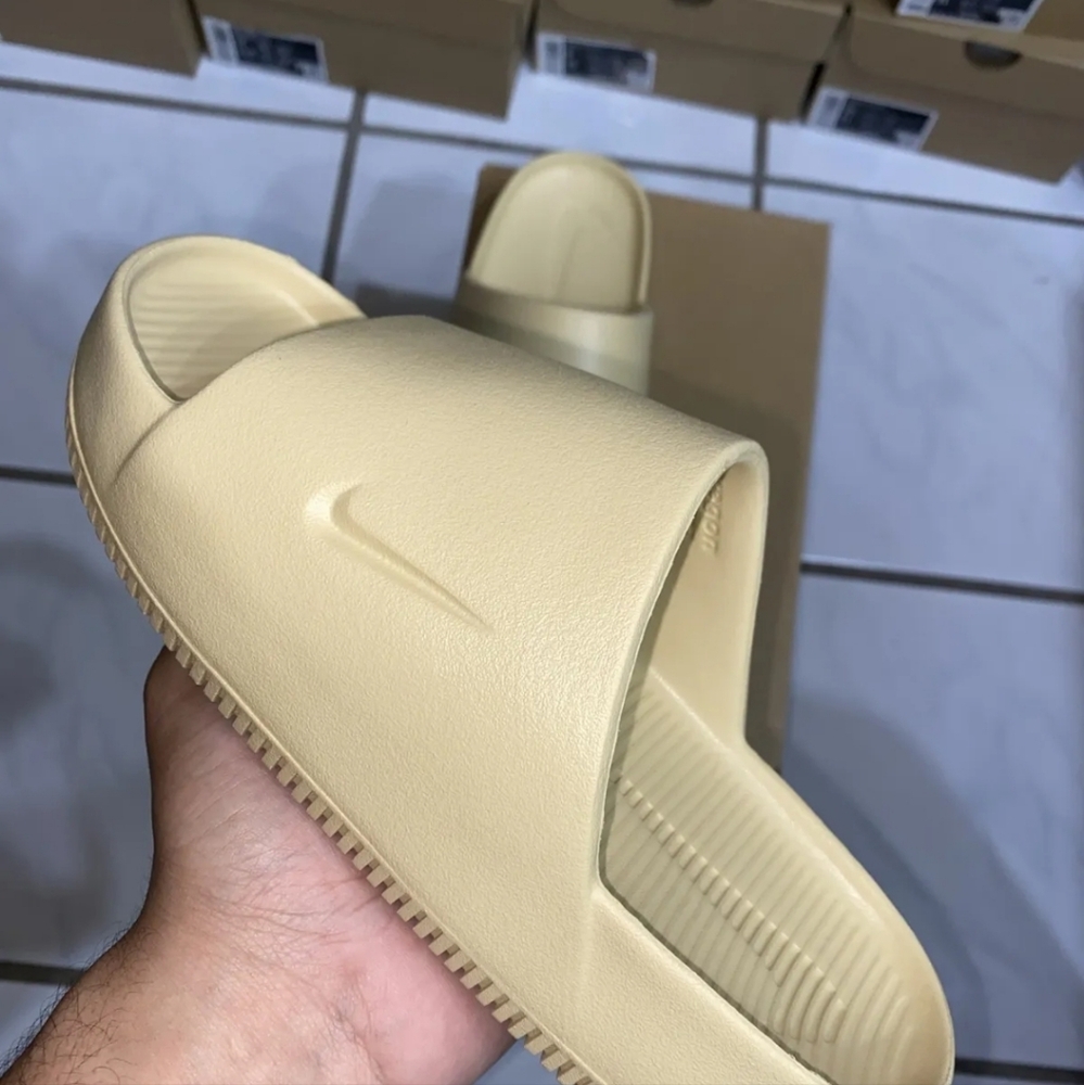 Nike Calm Slides “Sesame” DX4816-200 Size7Women/6Men